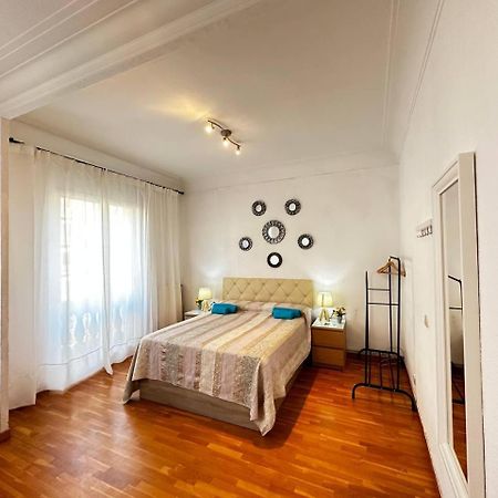 Habitaciones Acogedoras Барселона Екстериор снимка