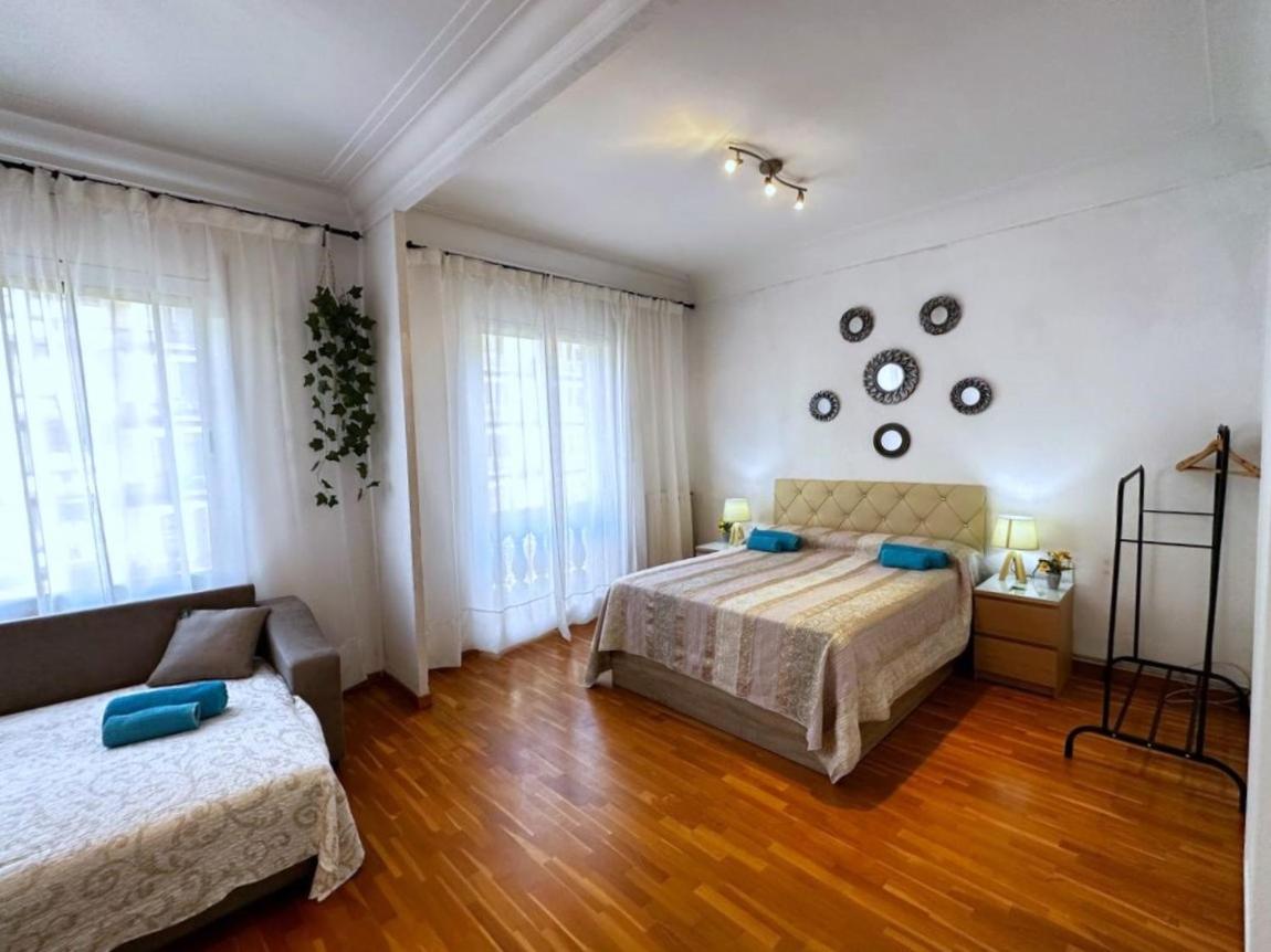 Habitaciones Acogedoras Барселона Екстериор снимка