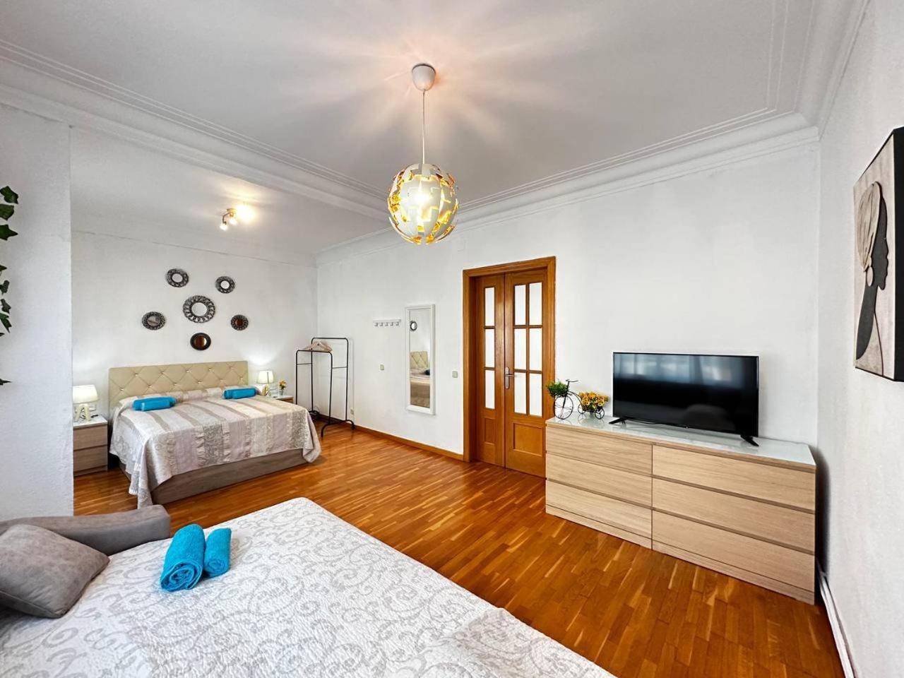 Habitaciones Acogedoras Барселона Екстериор снимка