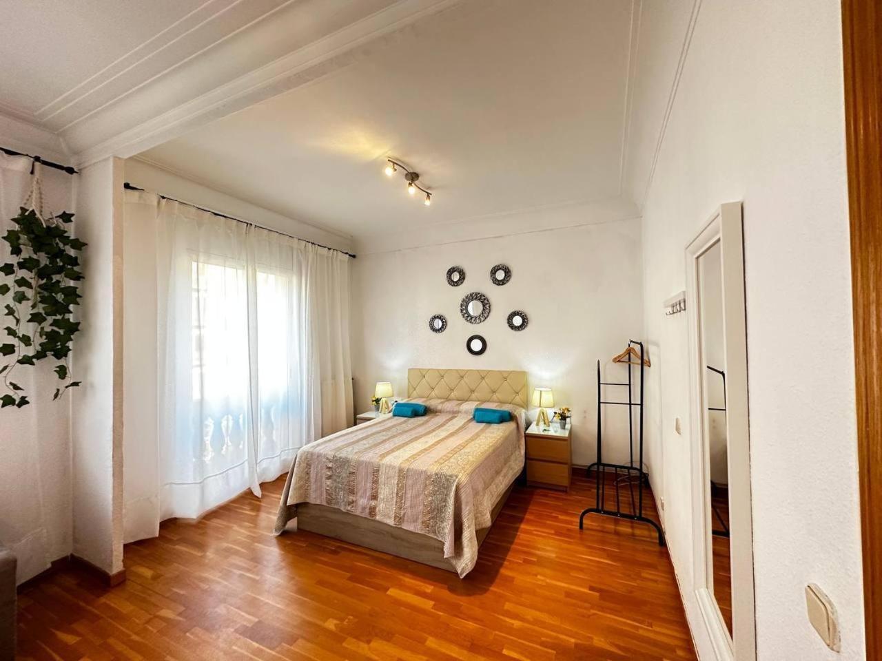 Habitaciones Acogedoras Барселона Екстериор снимка