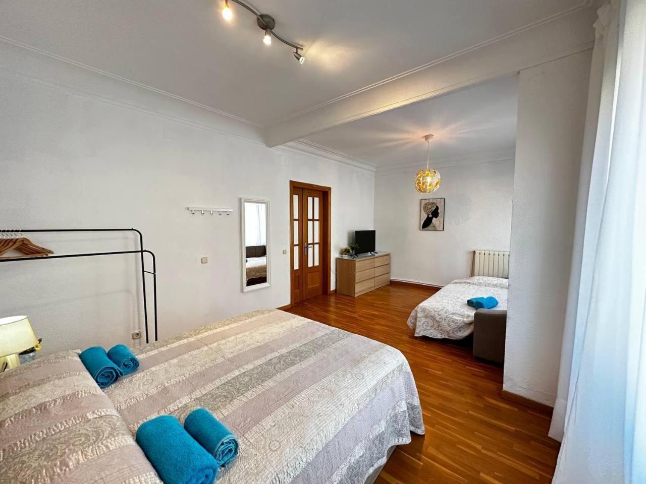 Habitaciones Acogedoras Барселона Екстериор снимка