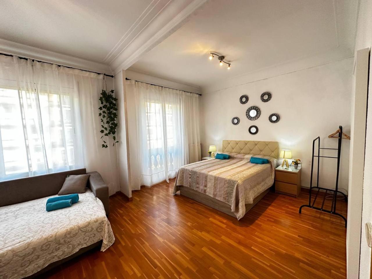 Habitaciones Acogedoras Барселона Екстериор снимка