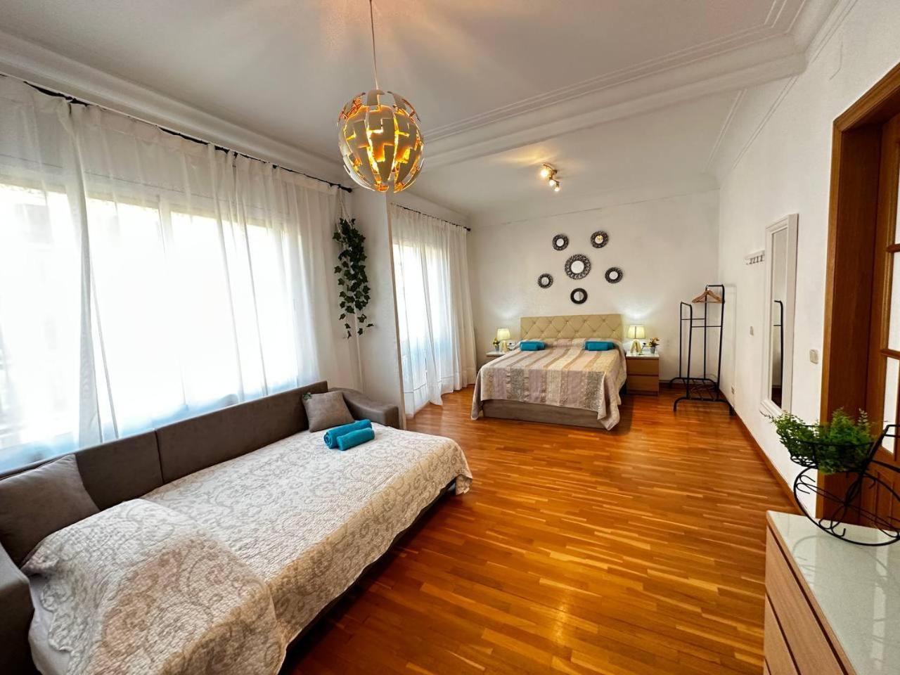 Habitaciones Acogedoras Барселона Екстериор снимка