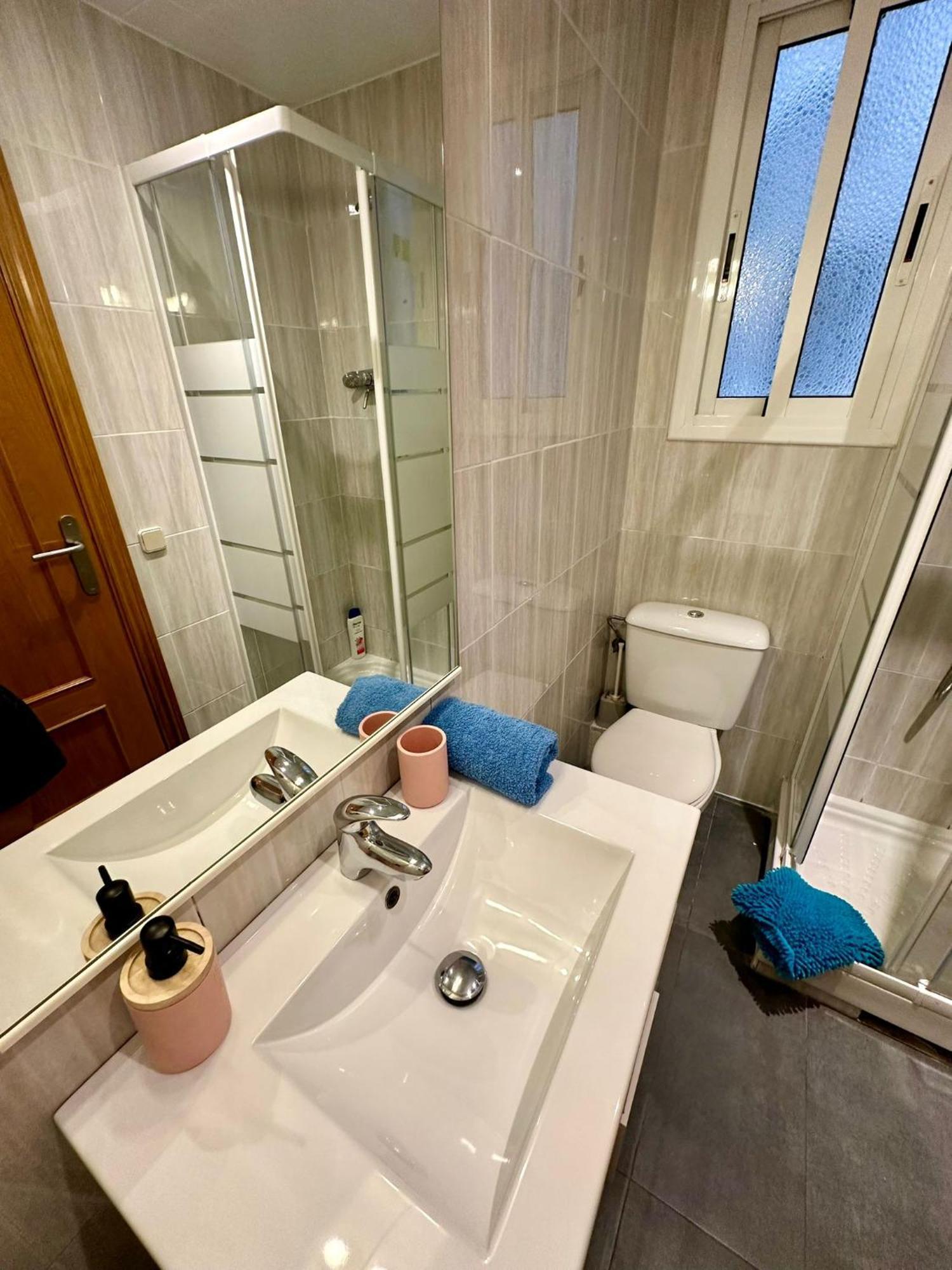 Habitaciones Acogedoras Барселона Екстериор снимка