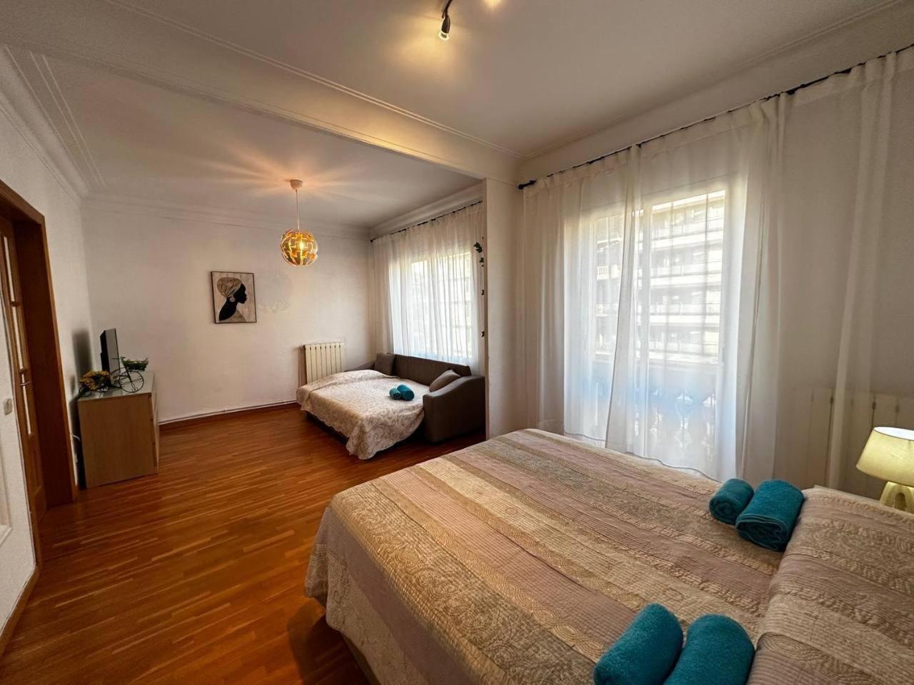 Habitaciones Acogedoras Барселона Екстериор снимка